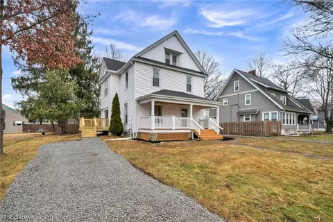 245 Arlington Blvd, Newton Falls, OH 44444