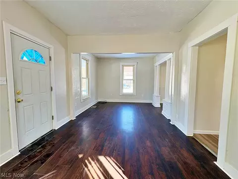 127 Cascade St, Elyria, OH 44035 photo 4