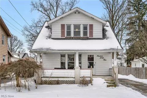 1464 Hollywood St NE, Warren, OH 44483