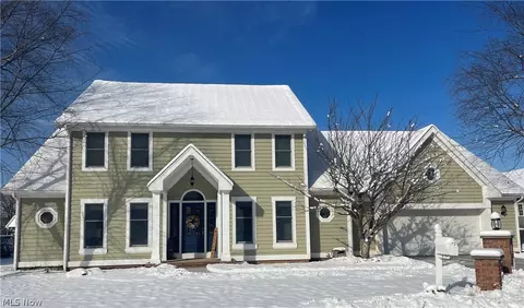 209 Plantation Dr, Mineral Wells, WV 26150