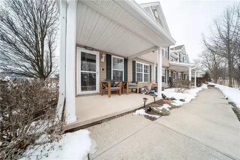 13699 Woodcroft, North Royalton, OH 44133