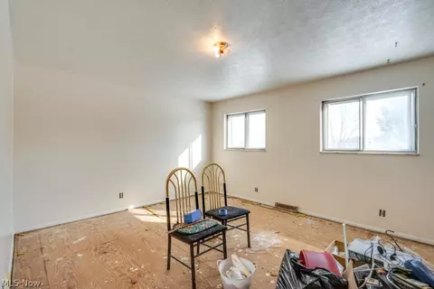 697 Ocean Ave, Akron, OH 44310 photo 12