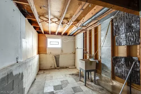 697 Ocean Ave, Akron, OH 44310 photo 21