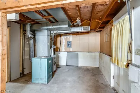 697 Ocean Ave, Akron, OH 44310 photo 22
