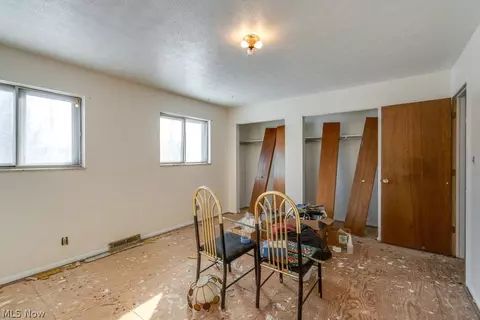 697 Ocean Ave, Akron, OH 44310 photo 13