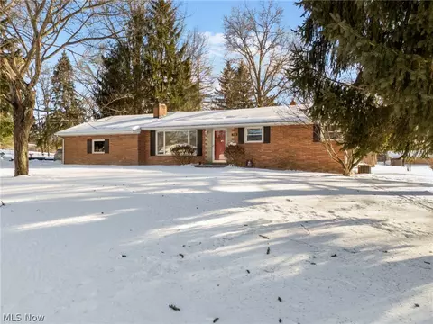 3596 Rolling Ridge Rd NE, Canton, OH 44721