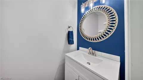 Bath - 459 Auburn St, Elyria, OH 44035 photo 3 of 3