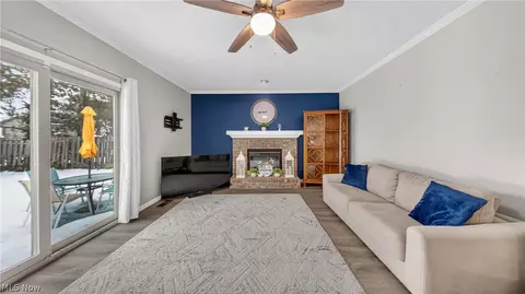 Living - 459 Auburn St, Elyria, OH 44035 photo 2 of 5