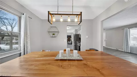 Dining - 459 Auburn St, Elyria, OH 44035 photo 3 of 4