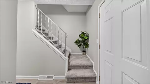 Entry Way - 459 Auburn St, Elyria, OH 44035 photo 1 of 2
