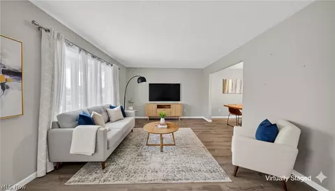 Living - 459 Auburn St, Elyria, OH 44035 photo 1 of 5