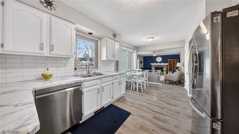 Kitchen - 459 Auburn St, Elyria, OH 44035 photo 1 of 4
