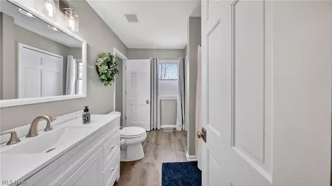 Bath - 459 Auburn St, Elyria, OH 44035 photo 1 of 3