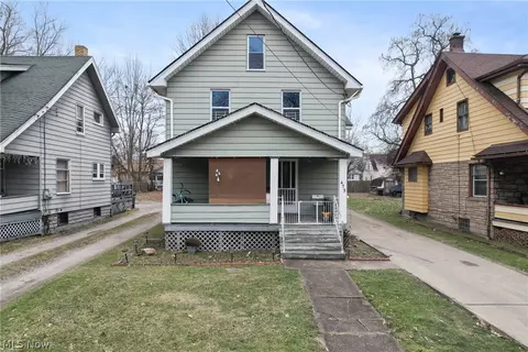 475 Homewood Ave SE, Warren, OH 44483
