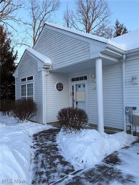 3461 E Prescott Cir, Cuyahoga Falls, OH 44223