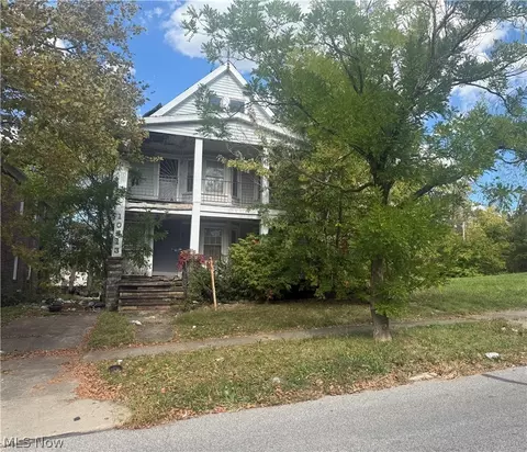 10513 Parkview Ave, Cleveland, OH 44104