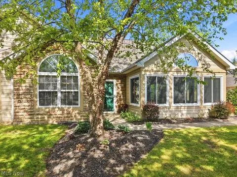 5620 Emerald Ridge Pkwy #5A, Solon, OH 44139