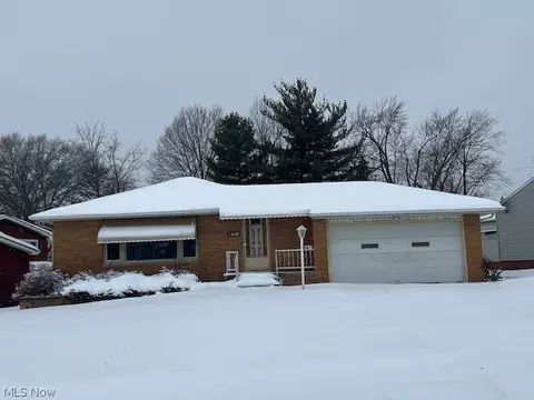 4440 Hillcroft Dr, Warrensville Heights, OH 44128
