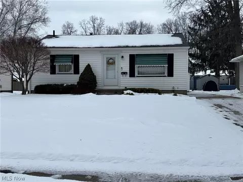 1924 Westwood Dr NW, Warren, OH 44485