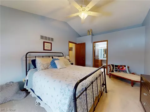 Bedroom - 511 Picadilly Cir, Akron, OH 44319 photo 3 of 10