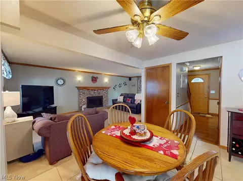 Dining - 511 Picadilly Cir, Akron, OH 44319 photo 2 of 3