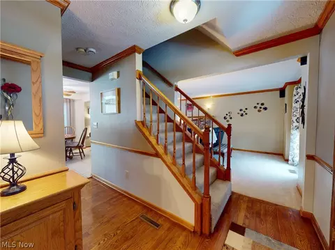 Entry Way - 511 Picadilly Cir, Akron, OH 44319 photo 2 of 4
