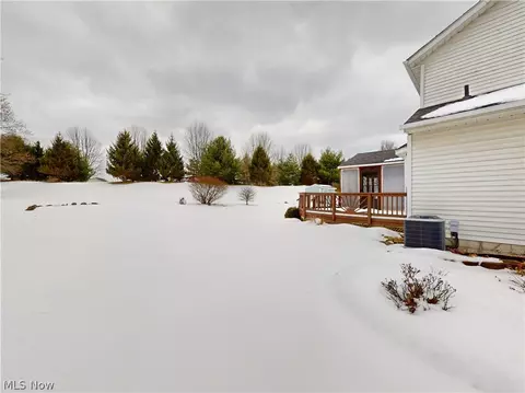 Exterior - 511 Picadilly Cir, Akron, OH 44319 photo 2 of 6