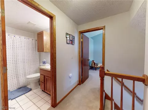 Entry Way - 511 Picadilly Cir, Akron, OH 44319 photo 4 of 4