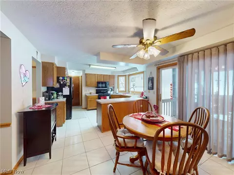 Dining - 511 Picadilly Cir, Akron, OH 44319 photo 3 of 3