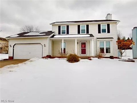 511 Picadilly Cir, Akron, OH 44319