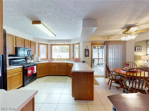 Kitchen - 511 Picadilly Cir, Akron, OH 44319 photo 1 of 5