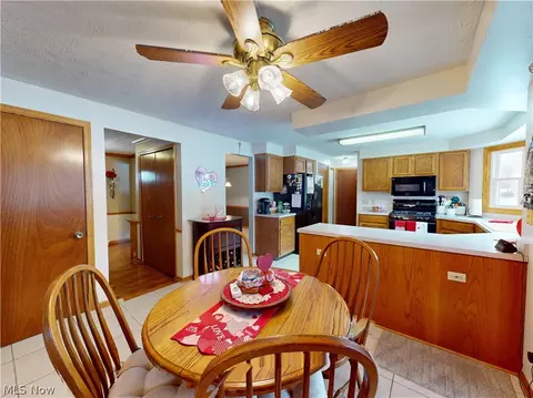 Kitchen - 511 Picadilly Cir, Akron, OH 44319 photo 5 of 5