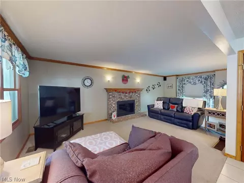 Living - 511 Picadilly Cir, Akron, OH 44319 photo 1 of 4