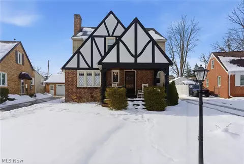 211 W Bridge St, Berea, OH 44017