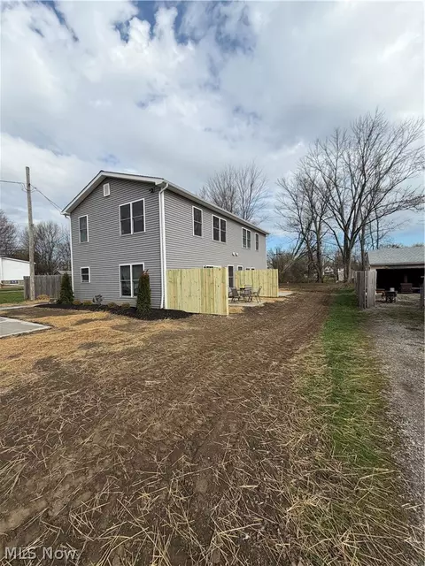 161 High St, Elyria, OH 44035