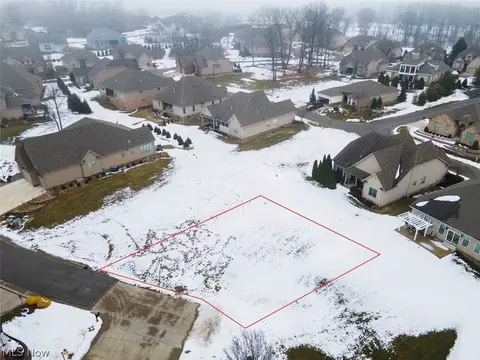 7767 Exeter Ct, Canfield, OH 44406