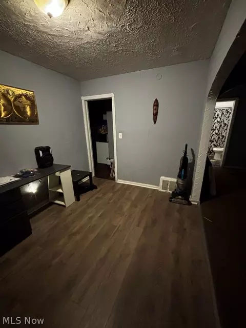 Entry Way - 892-894 Storer Ave, Akron, OH 44320 photo 1 of 1