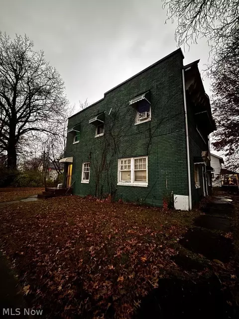 Exterior - 892-894 Storer Ave, Akron, OH 44320 photo 3 of 3