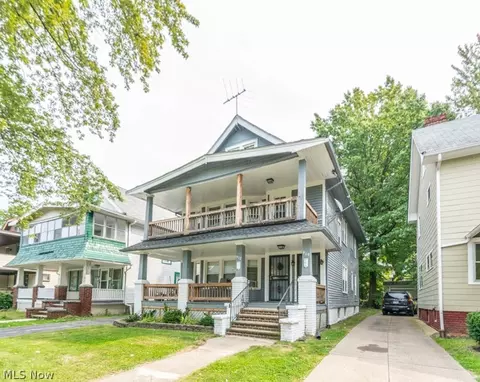917 Helmsdale Rd, Cleveland Heights, OH 44112