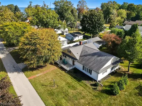 View/Area - 1122 Locust Dr, Ashtabula, OH 44004 photo 2 of 4