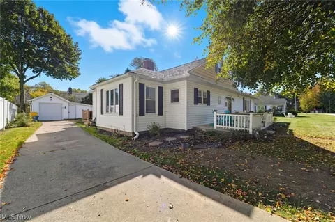1122 Locust Dr, Ashtabula, OH 44004