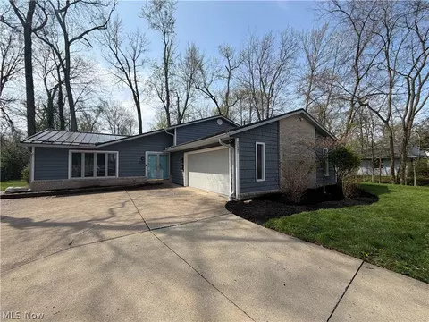 32847 Redwood Blvd, Avon Lake, OH 44012