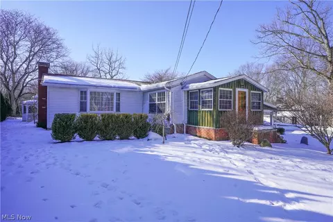 1554 Woods Rd, Akron, OH 44306