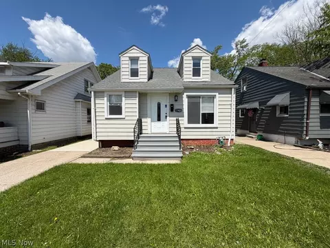 17409 Mapleboro Ave, Maple Heights, OH 44137