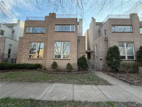 2272 W 5th St, Cleveland, OH 44113
