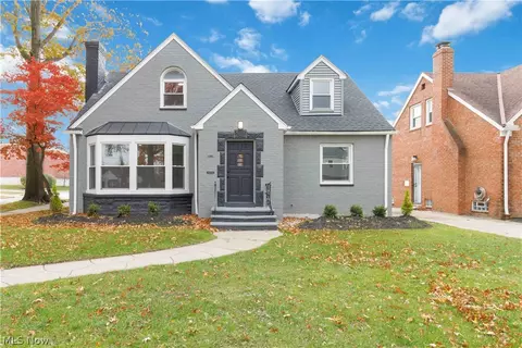 3850 Colony Rd, South Euclid, OH 44118