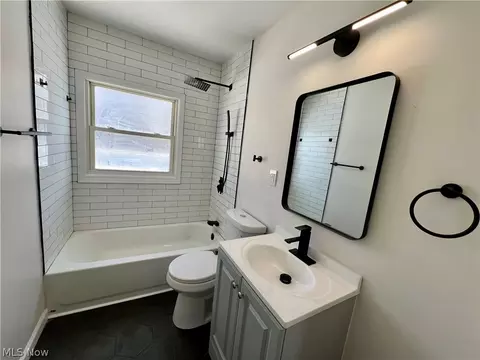 350 Concord Ave, Elyria, OH 44035 photo 9