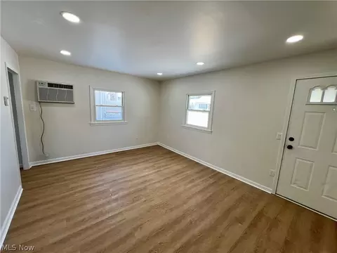 350 Concord Ave, Elyria, OH 44035 photo 5