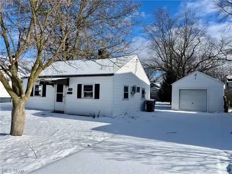350 Concord Ave, Elyria, OH 44035 photo 2