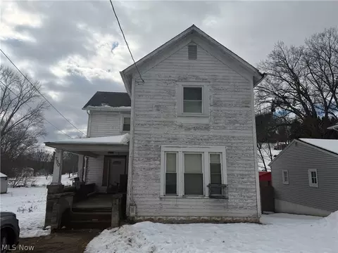 750 Cross St, Newcomerstown, OH 43832